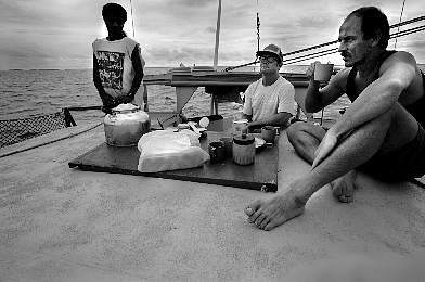 Sailing to the Island of Miana/Kiribati